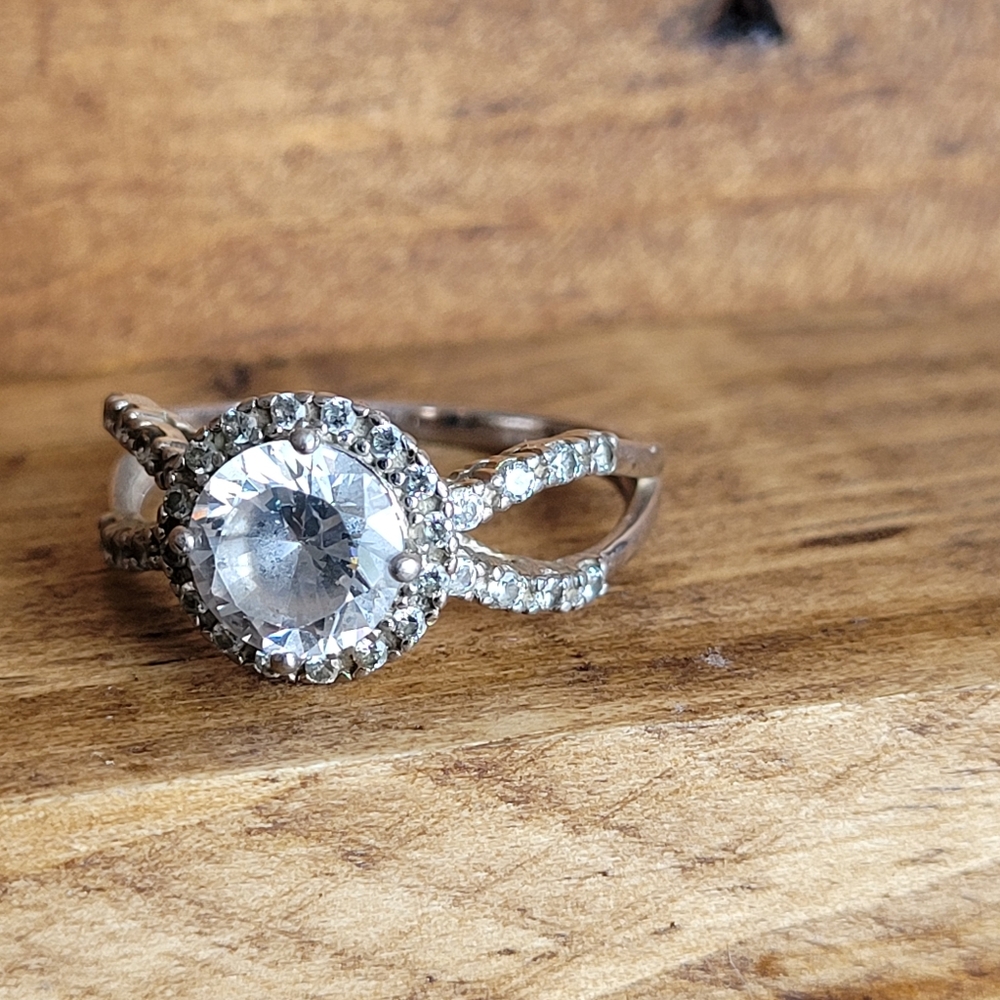 Elegant Sterling Silver Crystal Ring